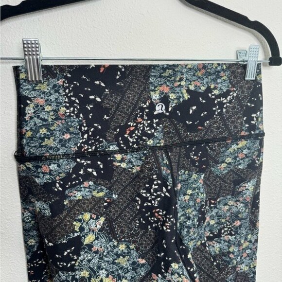 Lululemon Wunder Under Hi-Rise 7/8Tight 25" - Assemblage Alpine White Size 8 - Picture 4 of 9